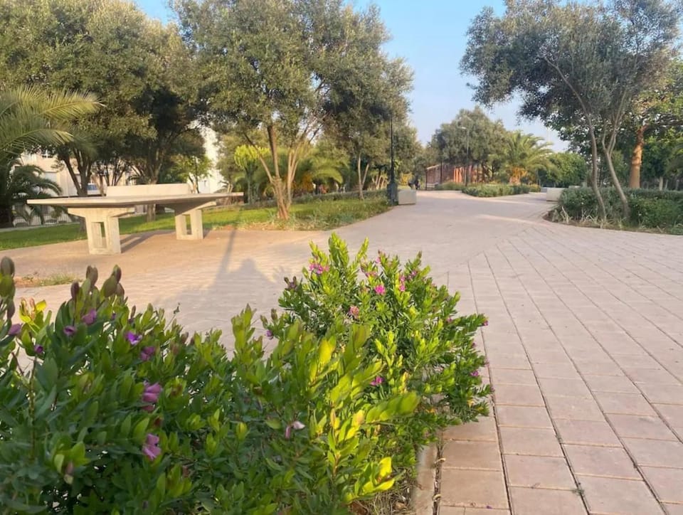 cozy living, Chic 3BR appartement with parking! Apartment in Casablanca