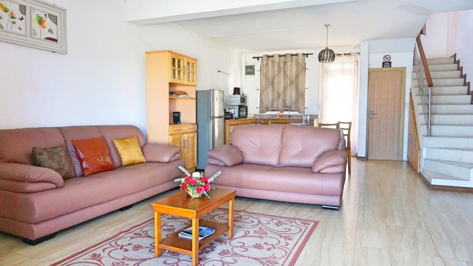 TV and multimedia, Kitchen or kitchenette, Living room, Dining area