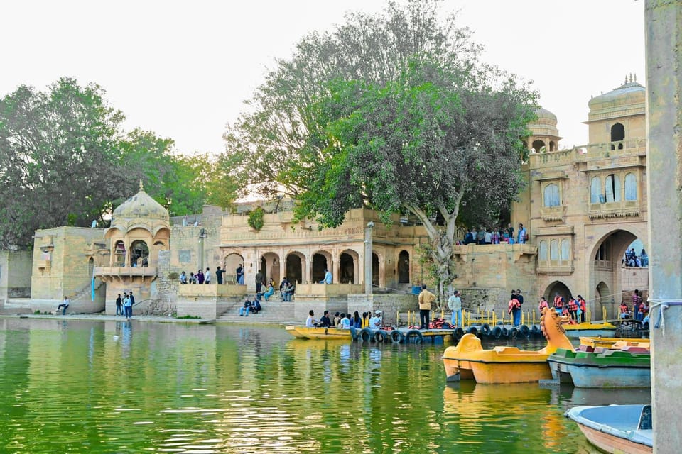 Nearby landmark, Day, People, Activities, Lake view, River view, group of guests