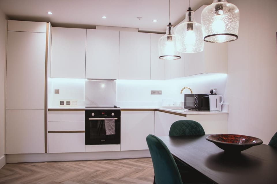 Coffee/tea facilities, Kitchen or kitchenette, Dining area, dishwasher, oven, toaster