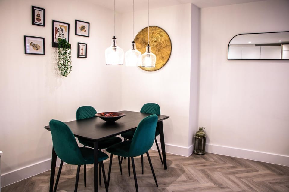 Living room, Seating area, Dining area