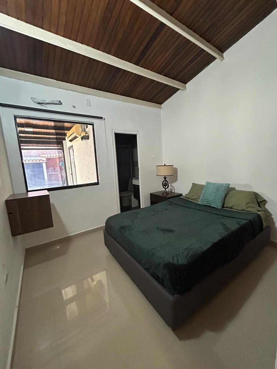 Family Home with Grill, 5 Minutes from the Beach House in Venezuela