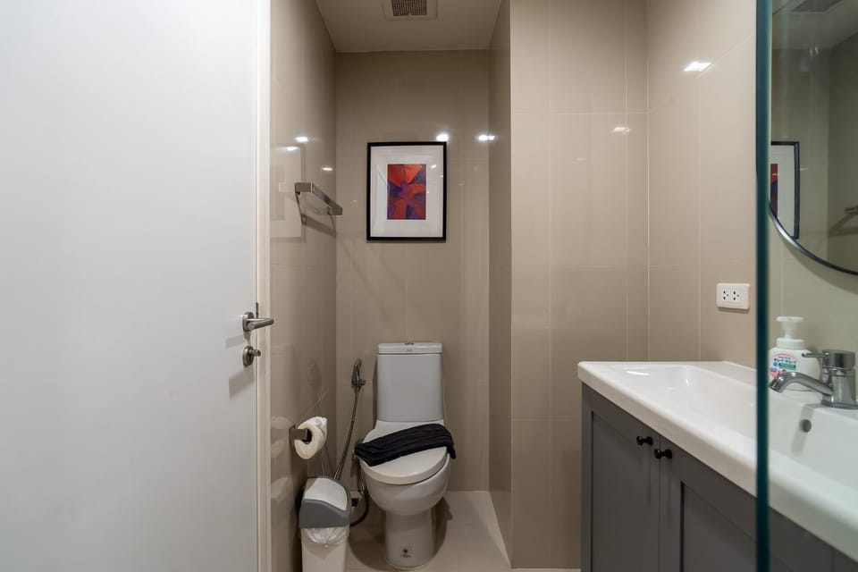 Shower, Toilet, Bathroom, towels