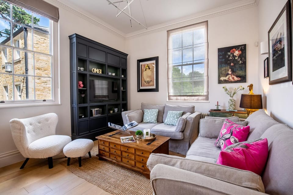 TV and multimedia, Living room, Seating area