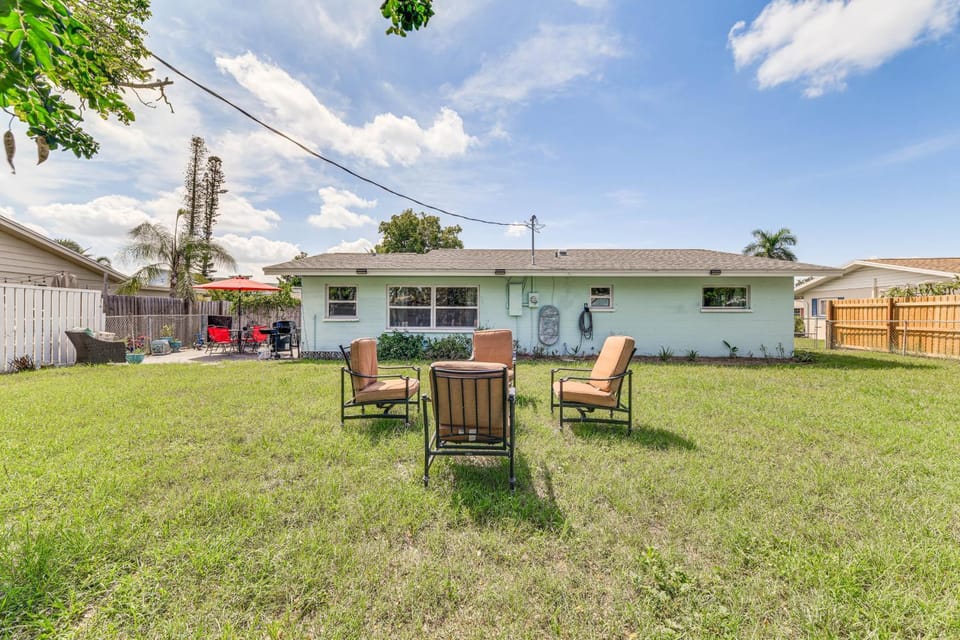 Backyard Hangouts: Bradenton Home Near Dining! House in Bradenton