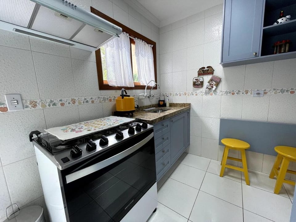 Vernon Village Tania · VV25 Aconchego noCapivari com lareira e ótimo wifi House in Campos do Jordão