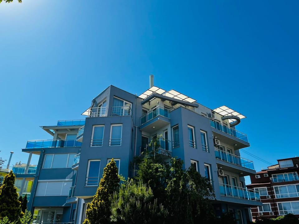 Property building, Day