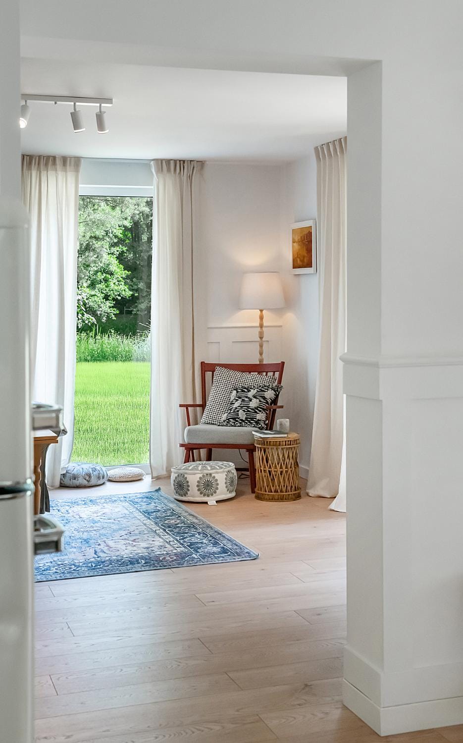 Living room, Photo of the whole room, Seating area