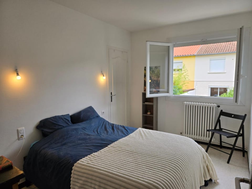 Bed, Bedroom, internet