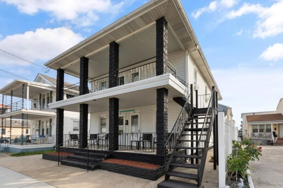 Stunning 8 beds 4 baths Minute 2 Beach boardwalk Apartment in Wildwood