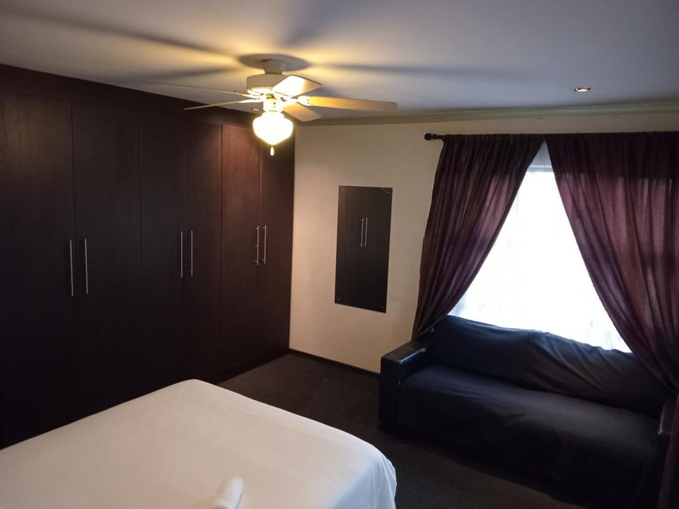 Afro Rasta Kumusha Bed and Breakfast in Gauteng