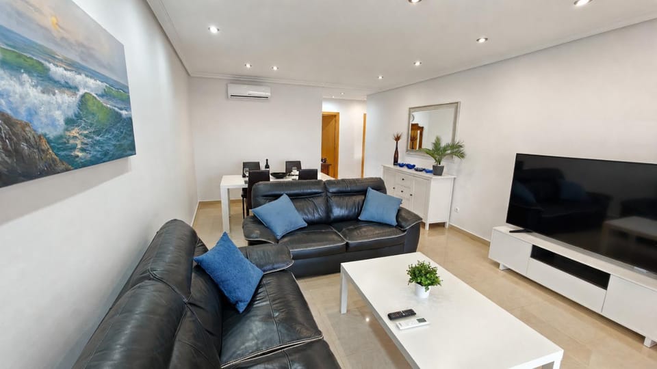 TV and multimedia, Living room, Seating area, air conditioner