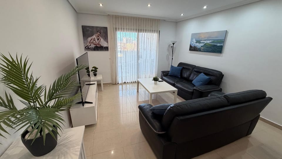 TV and multimedia, Balcony/Terrace, Living room, Seating area