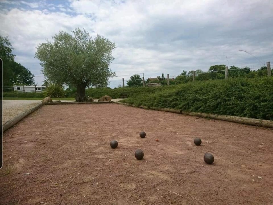 Les Gîtes de Borely House in Centre-Val de Loire