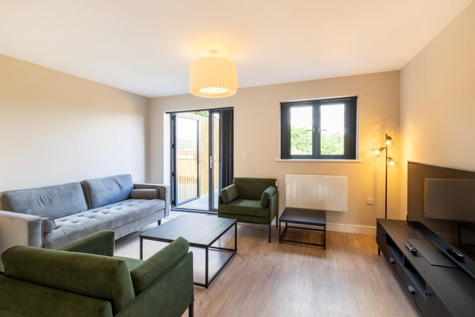 Newly Refurbished Home Short Drive to Bath Centre Apartment in Bath