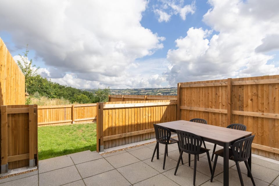 Newly Refurbished Home Short Drive to Bath Centre Apartment in Bath