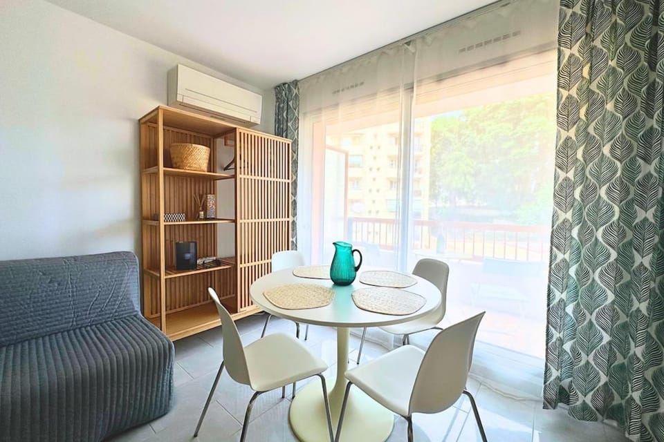 Magnifique Studio Le Renoir proche mer Apartment in Nice