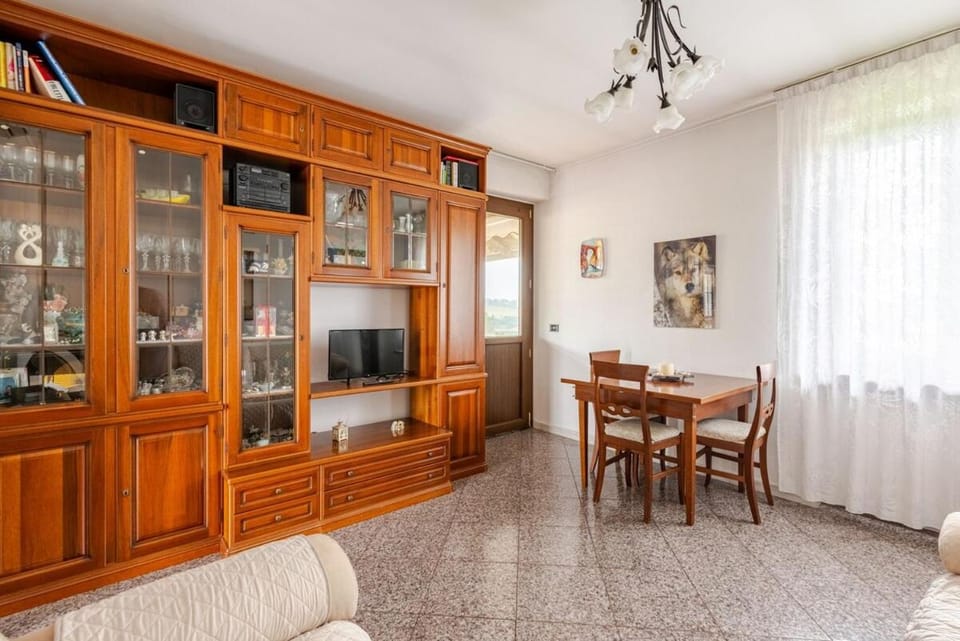 Penthouse with Terrace - Private Parking & WIFI Apartment in Lombardy