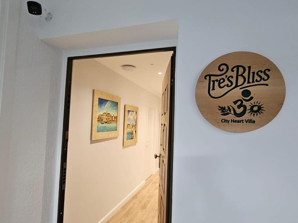 TRE'S BLISS City Heart Villa!!! Bed and Breakfast in Tirana County, Albania