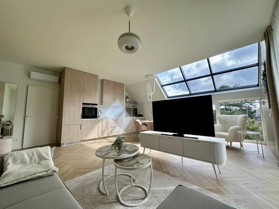 TV and multimedia, Kitchen or kitchenette, Living room