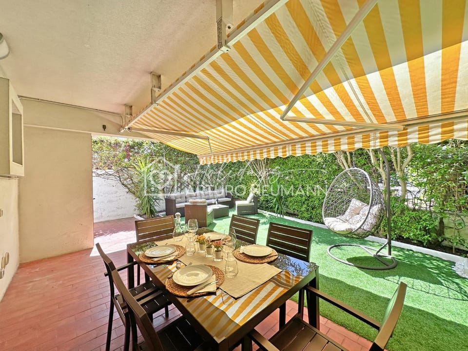 Garden, Seating area, Dining area, Garden view