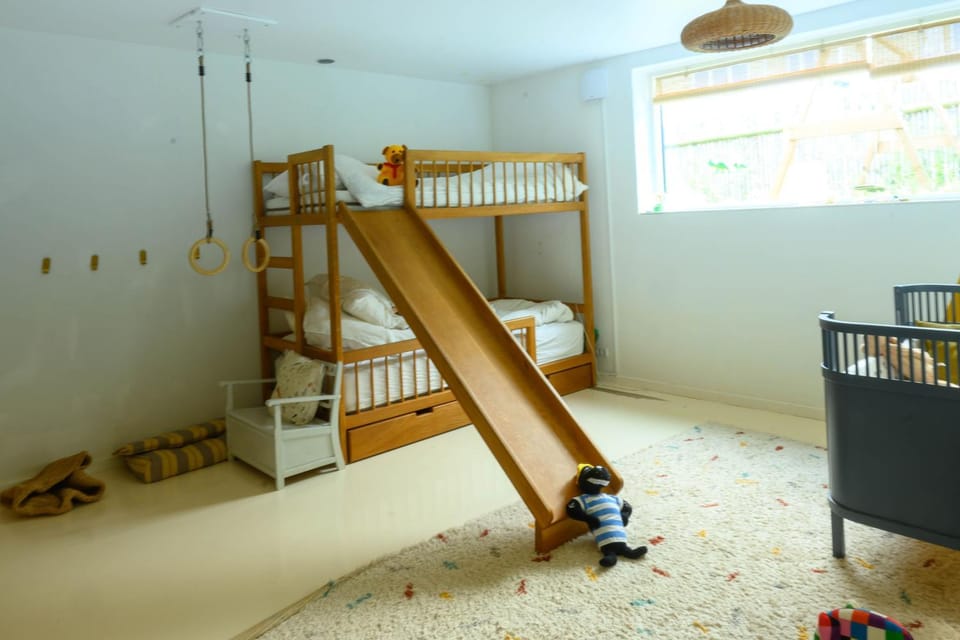 Bed, bunk bed