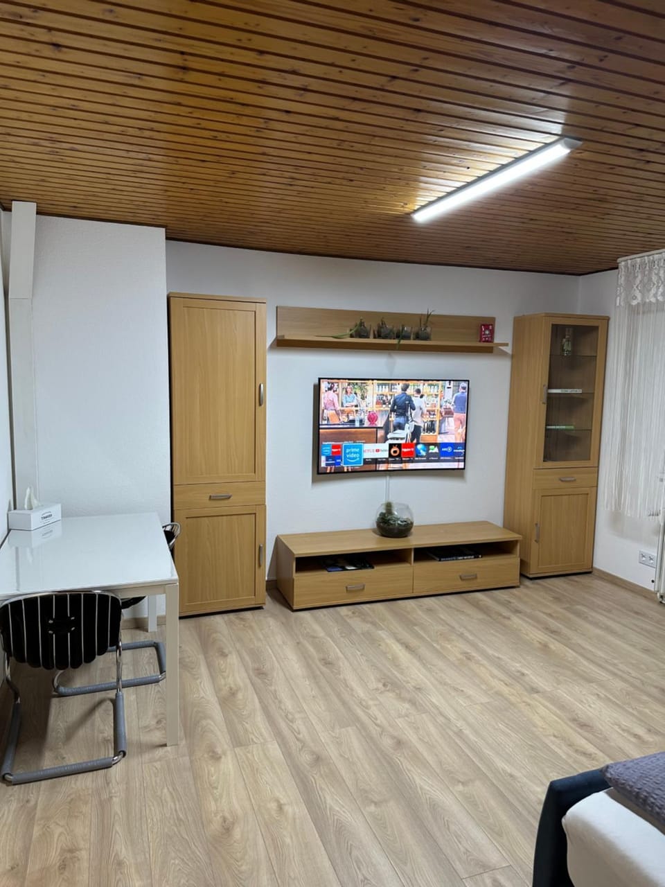 Communal lounge/ TV room, TV and multimedia, Living room, Seating area
