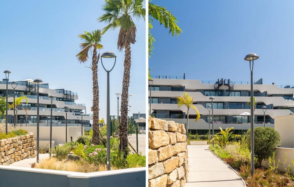 Property building, Facade/entrance, Garden