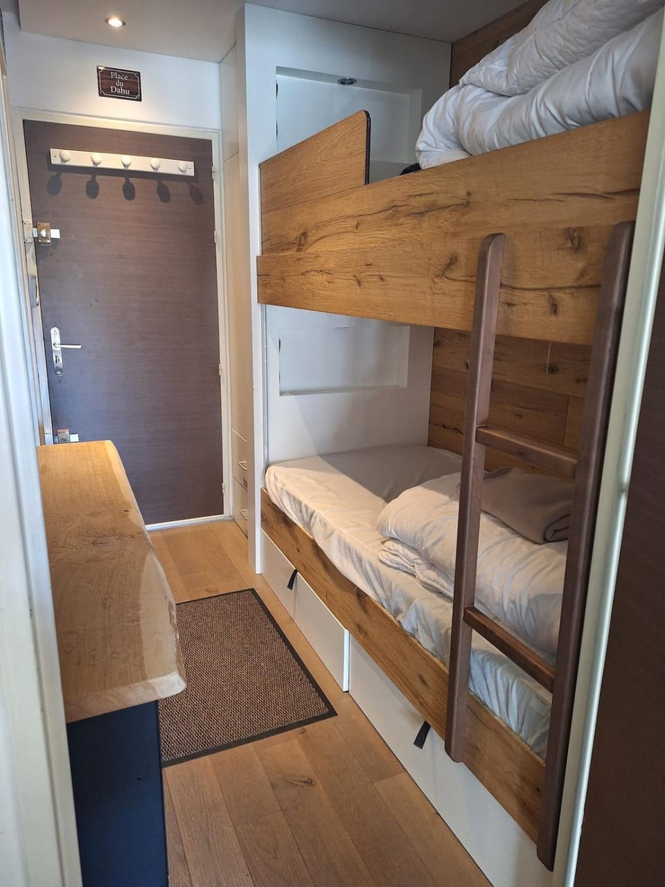 Large bright & modern studio Apartment in Uvernet-Fours