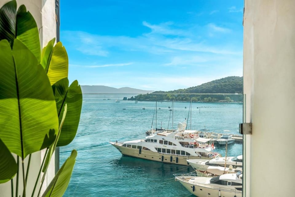 LaFinestraSulMare Parking AC Portovenere 5TERRE Apartment in Porto Venere