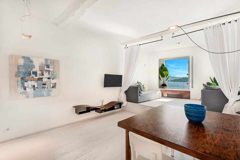 LaFinestraSulMare Parking AC Portovenere 5TERRE Apartment in Porto Venere