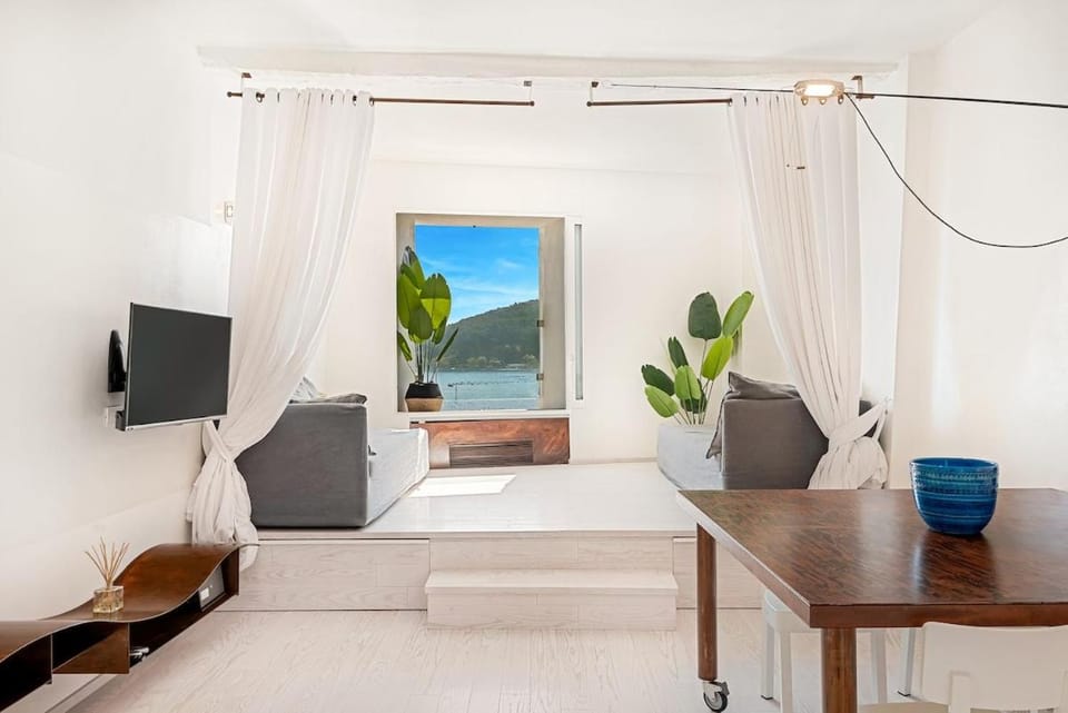 LaFinestraSulMare Parking AC Portovenere 5TERRE Apartment in Porto Venere