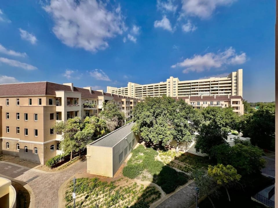 Motor City Shakespeare Circus Apartment in Dubai