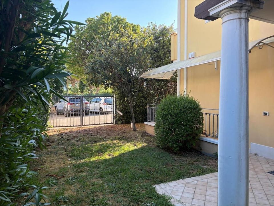 Garden, Garden view, Parking