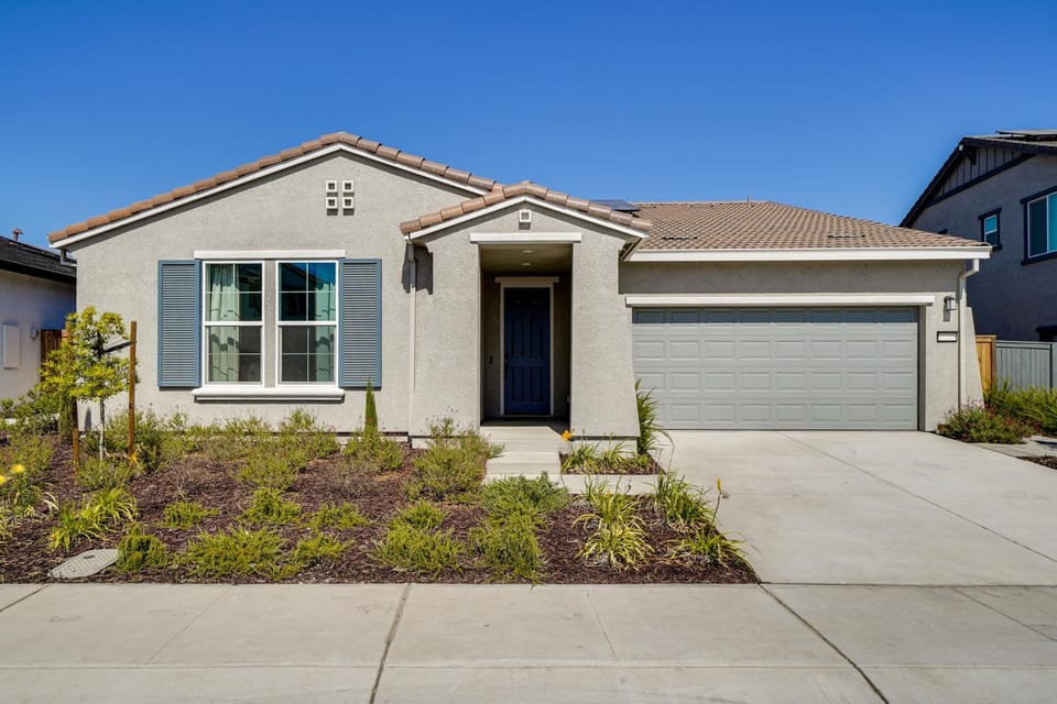 4 Mi to San Joaquin River: Manteca Home w/ Patio! House in Manteca