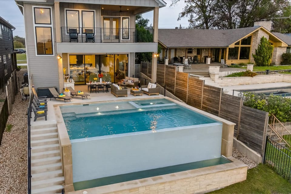 Sunset Oaks I with Concierge Services House in Kingsland