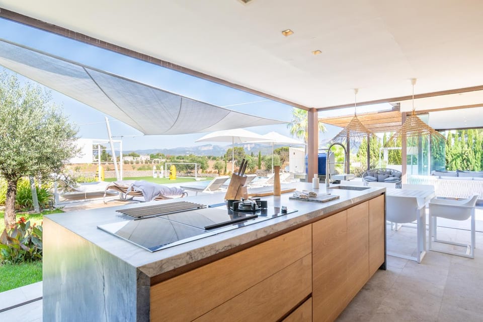 Property building, Kitchen or kitchenette, Living room