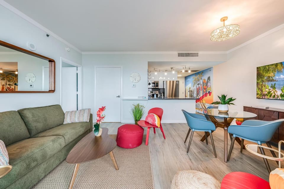 Modern 3BR 3BA Grove Condo Views Balconies Full Kitchen 3 Parking Apartment in Coconut Grove