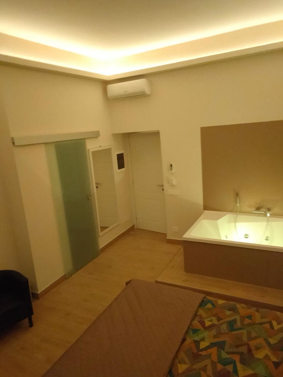 Photo of the whole room