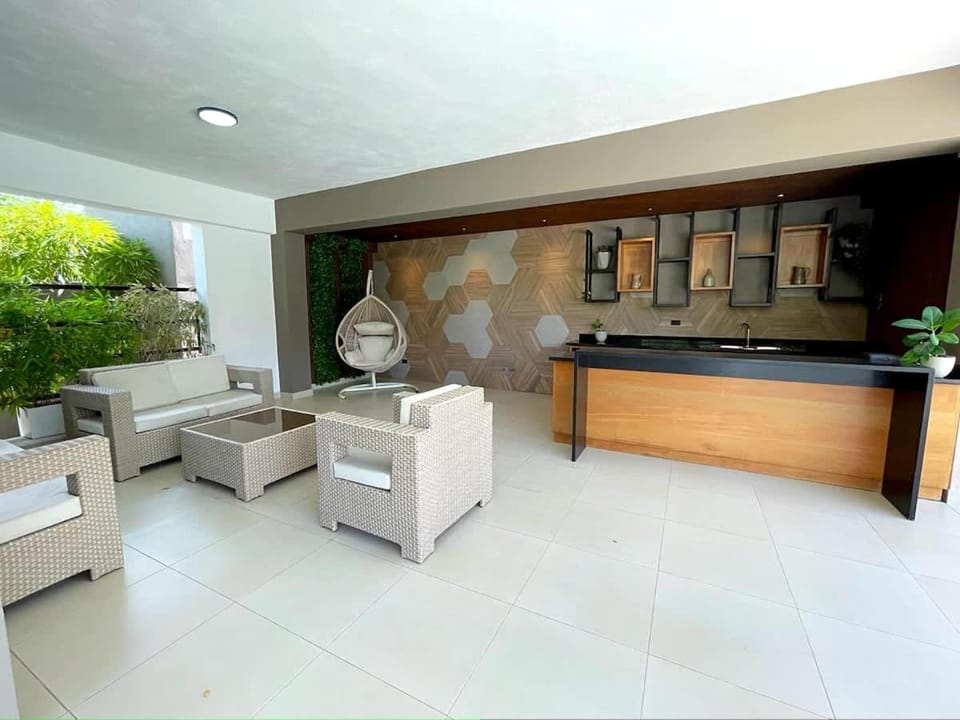 Luxury Apartment- PRIVATE Patio & BBQ- Near Airport Apartment in Santiago de los Caballeros