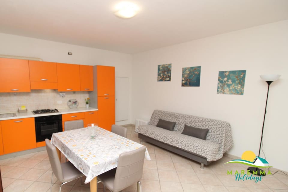 Kitchen or kitchenette, Living room, Seating area, pet friendly, stove