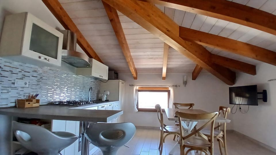 TV and multimedia, Kitchen or kitchenette, Dining area