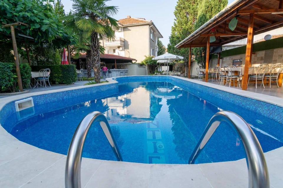 Pool view, Swimming pool