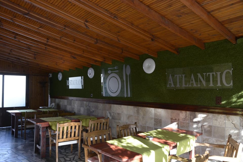 Property building, Restaurant/places to eat, Breakfast