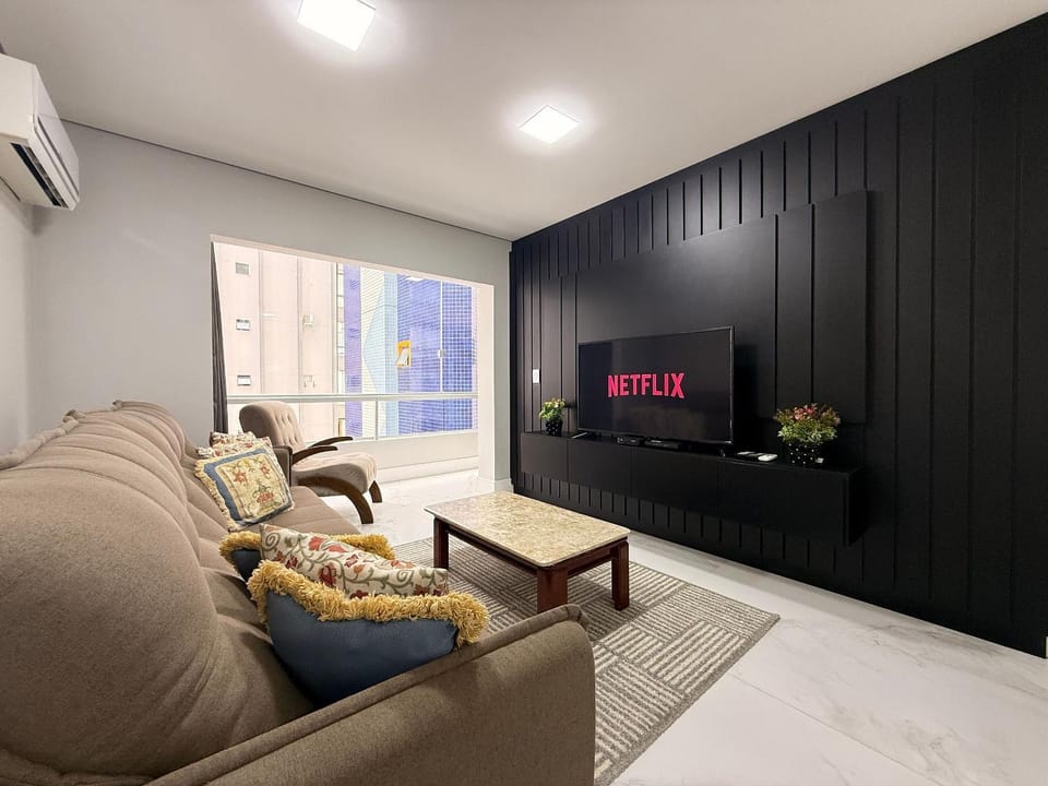 TV and multimedia, Living room, Seating area, air conditioner