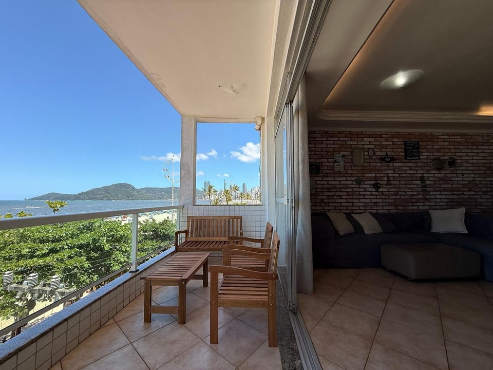 WS01- Pé na Areia com vista fogos de Réveillon Apartment in Camboriú