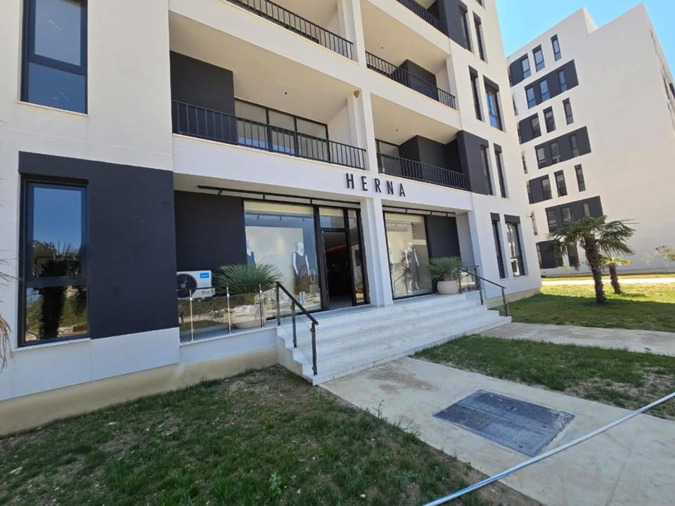 Property building, Day