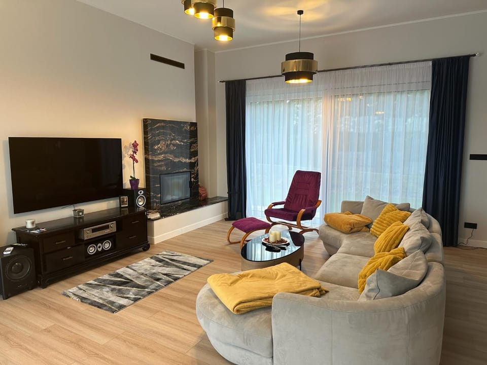 Communal lounge/ TV room, Living room
