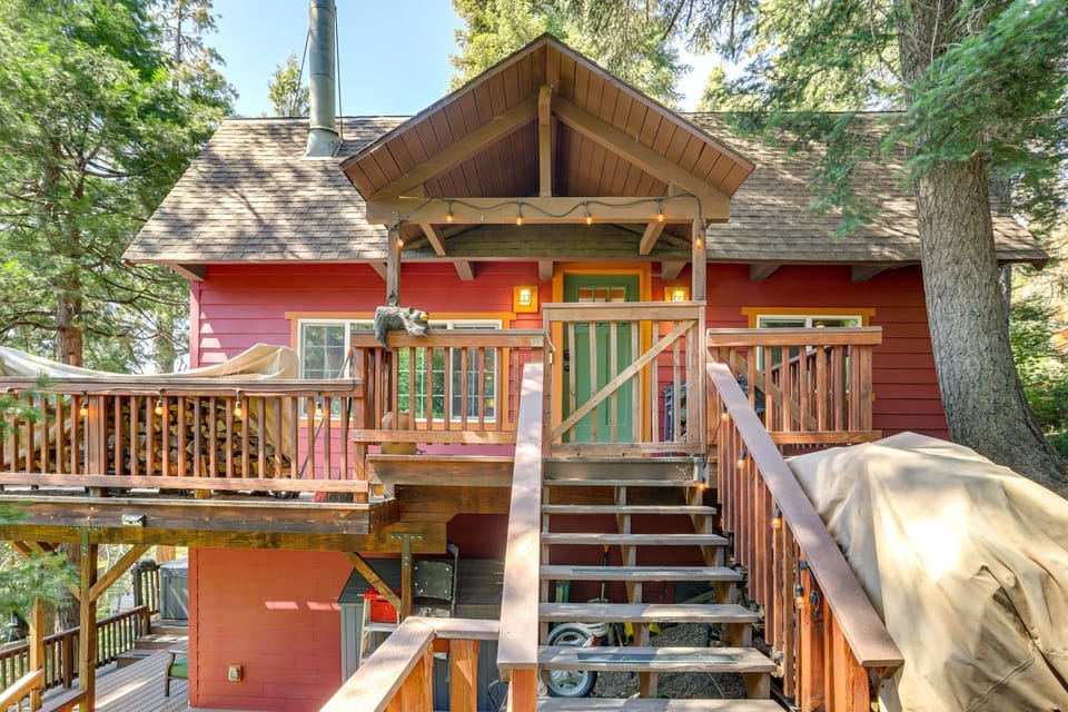 3 Mi to Lake Arrowhead Village: Dog-Friendly Cabin Cabin in Lake Arrowhead