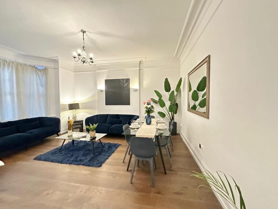 Dining area, Evening entertainment